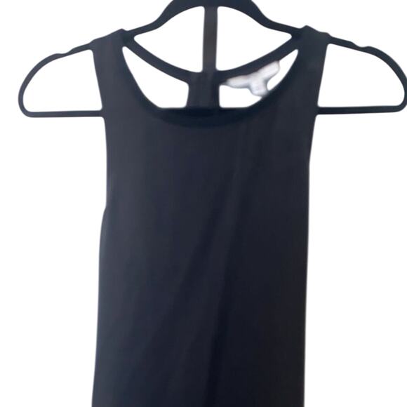 Zero sleeve blouse by Chelsea and Walker - Picture 2 of 8